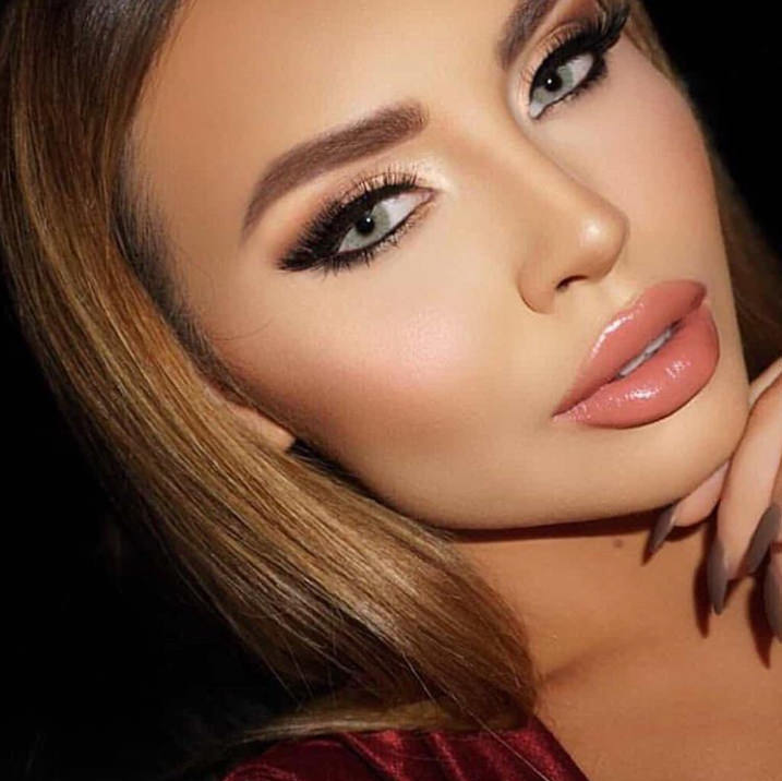 For Smoky Glam Makeup