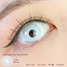 Load image into Gallery viewer, Sweety Mini Sclera UV Glow White (1 lens/pack)-Mini Sclera Contacts-UNIQSO
